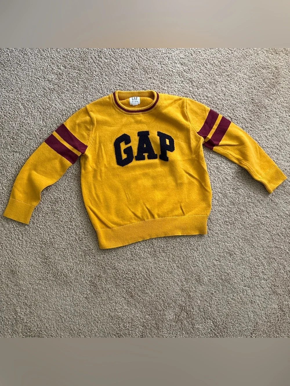 GAP sweater bundle size small EUC and one NWT